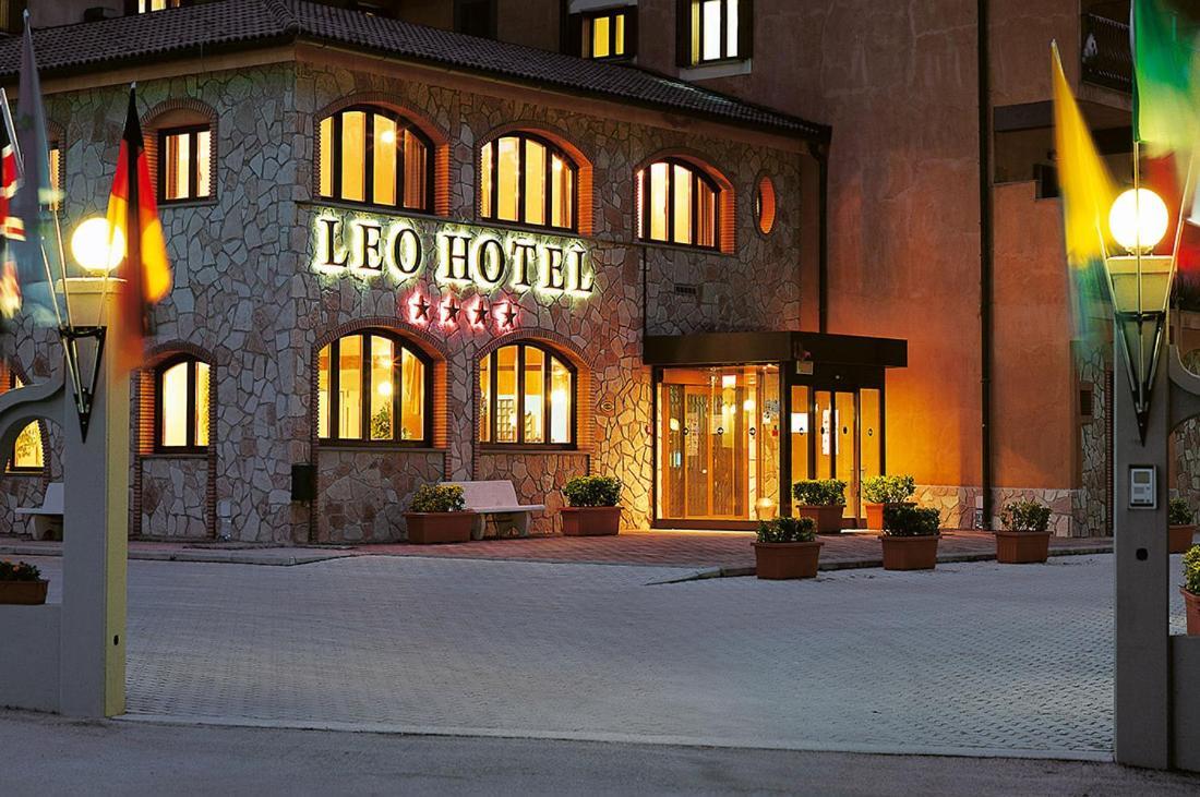 Leo Hotel Leonessa Exteriör bild